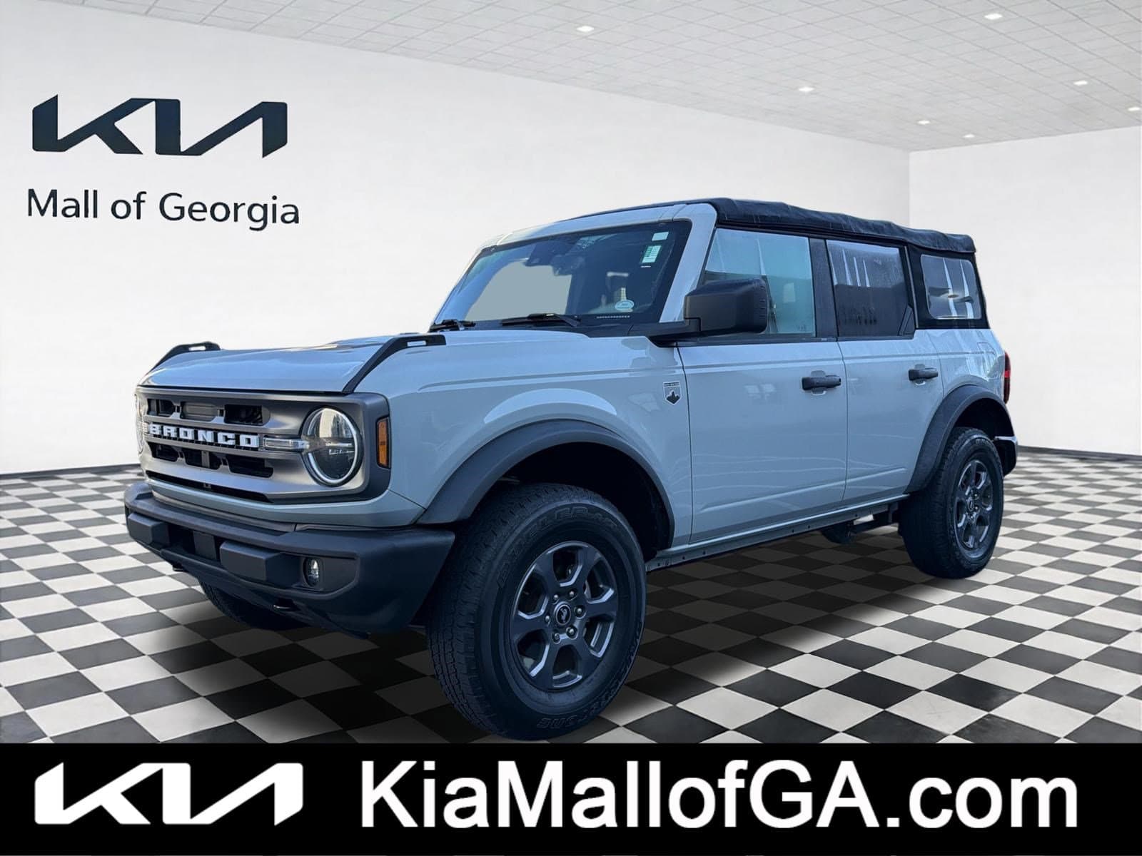 2023 Ford Bronco Base — photo 1 of 10