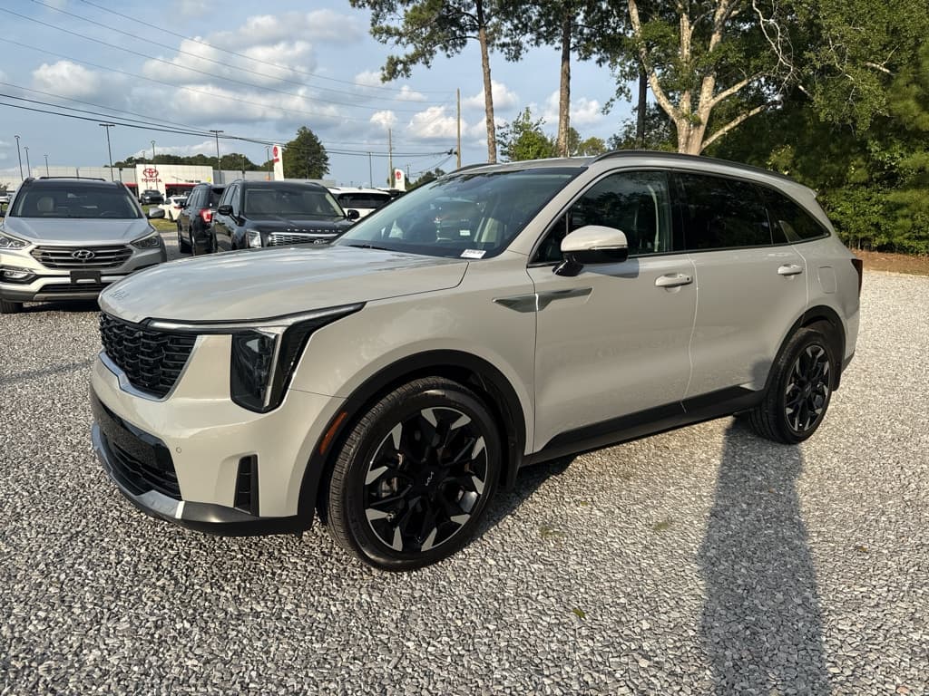 2025 Kia Sorento EX — photo 1 of 22