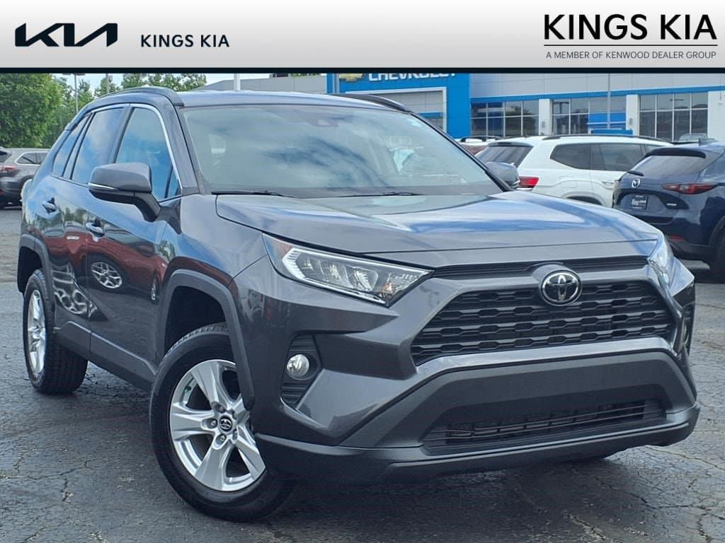 Foto de 2021 Toyota RAV4 XLE