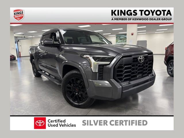 2022 Toyota Tundra 4WD SR5 — photo 1 of 31