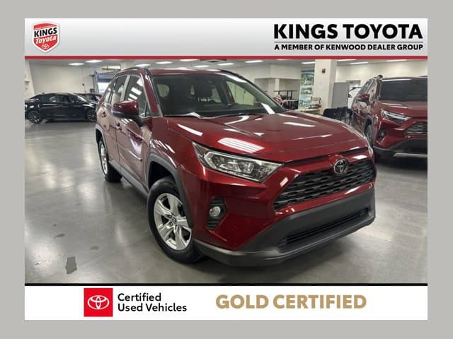 2020 Toyota RAV4 XLE — photo 1 of 30
