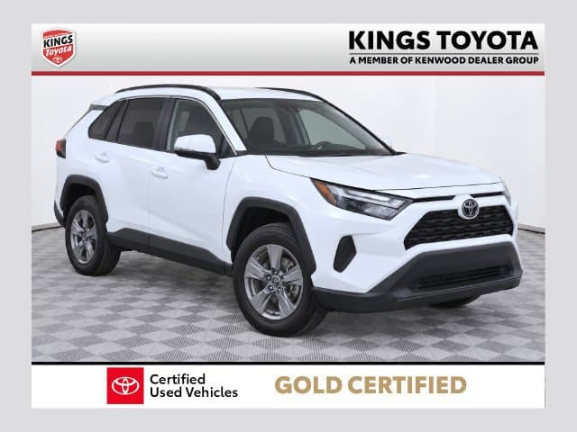 2025 Toyota RAV4 XLE — photo 1 of 20