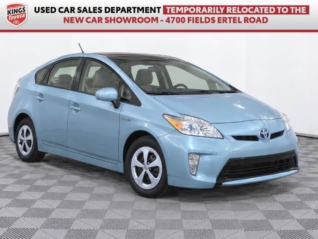 2015 Toyota Prius Three — photo 1 of 18