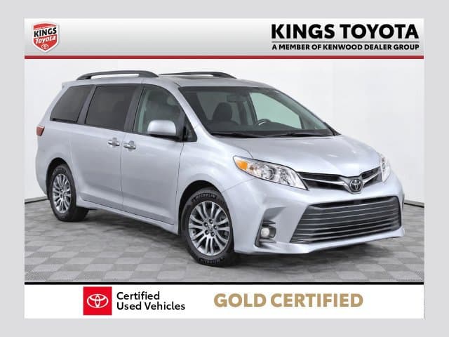 2020 Toyota Sienna XLE — photo 1 of 35