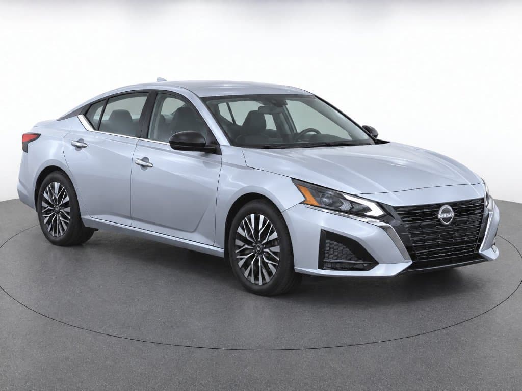 2025 Nissan Altima SV — photo 1 of 12