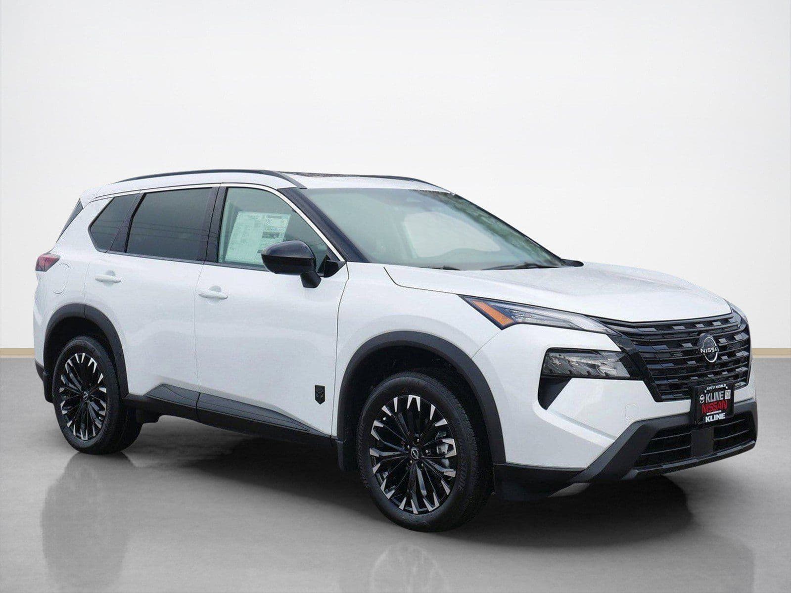2026 Nissan Rogue Dark Armor — photo 1 of 10