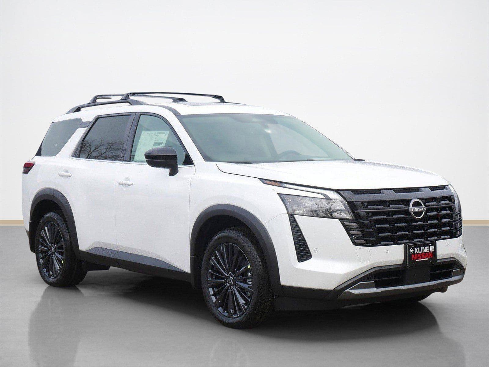 2026 Nissan Pathfinder SL — photo 1 of 10