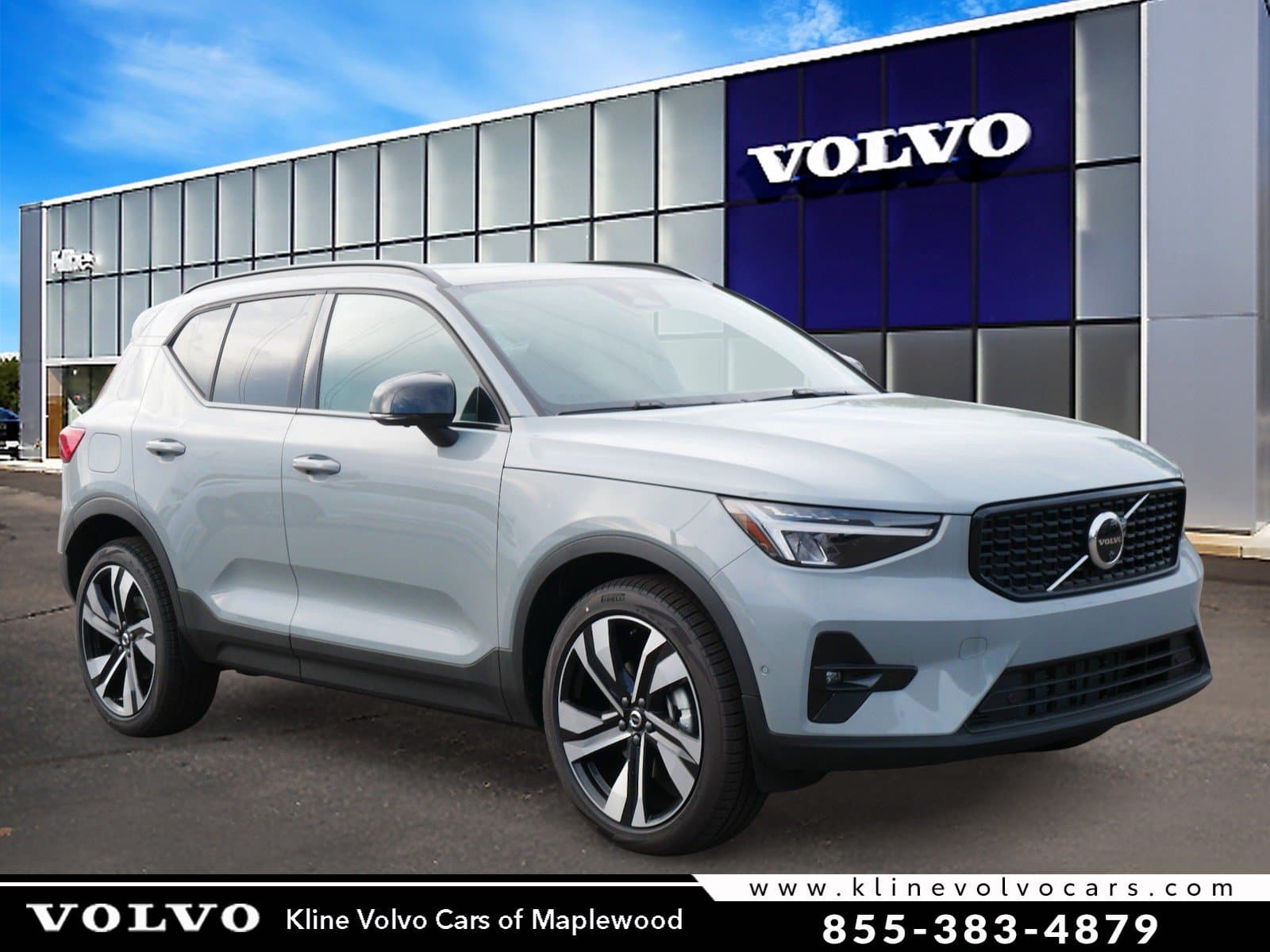 2026 Volvo XC40 B5 Plus — photo 1 of 10