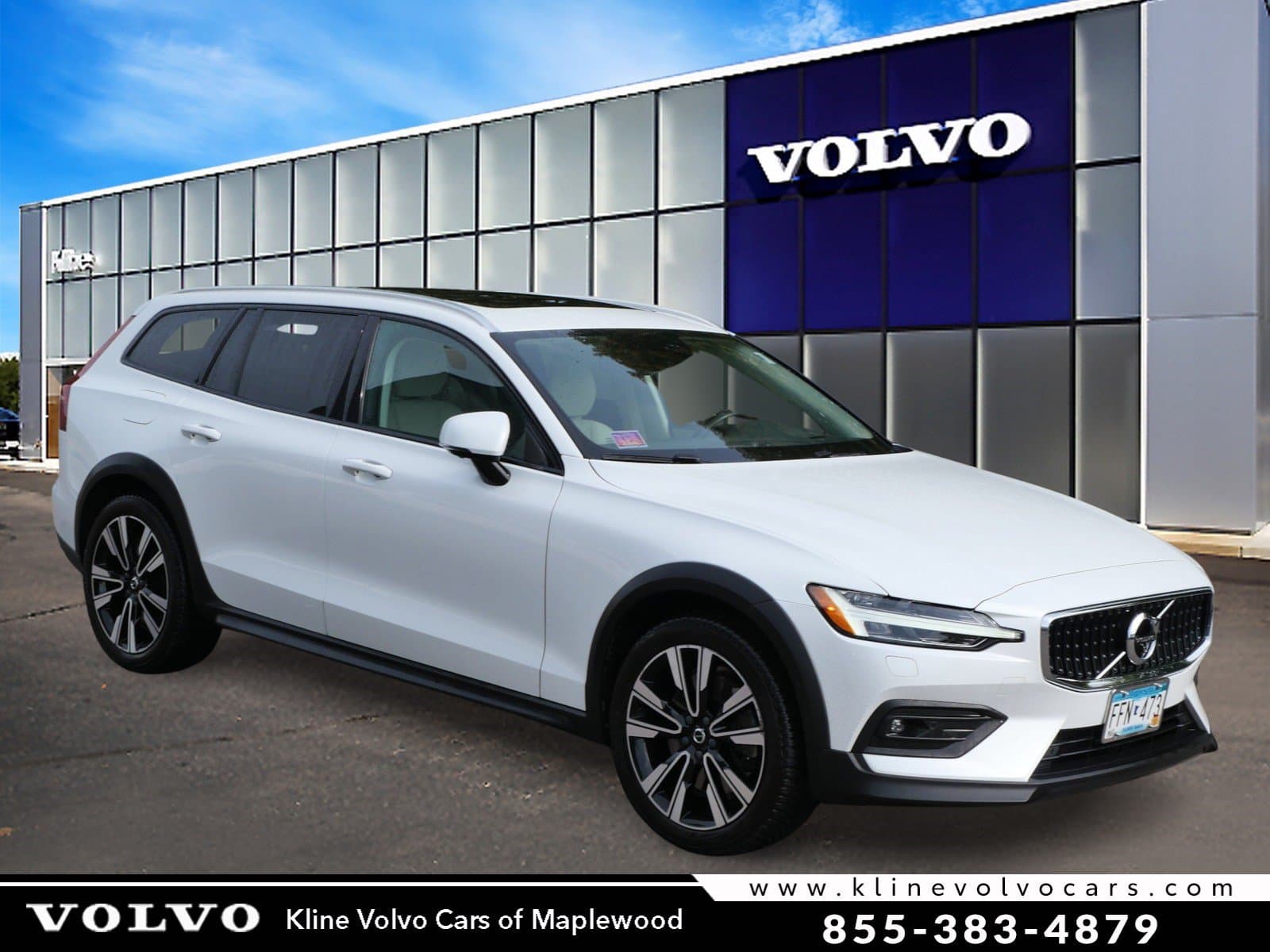 2020 Volvo V60 Cross Country Base — photo 1 of 29