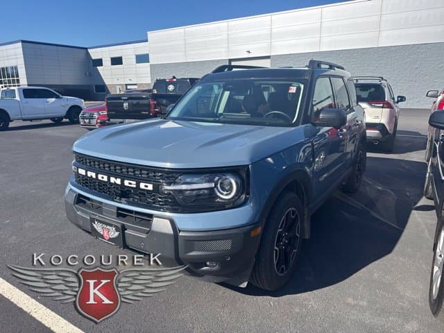 2025 Ford Bronco Sport Outer Banks — photo 1 of 6