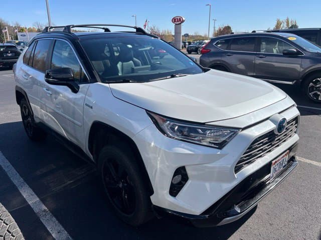 2020 Toyota RAV4 Hybrid XSE — photo 1 of 5