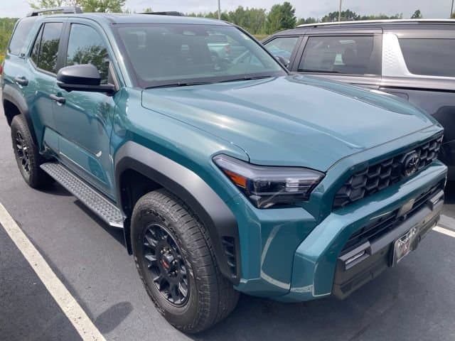 2025 Toyota 4Runner SR5 — photo 1 of 5