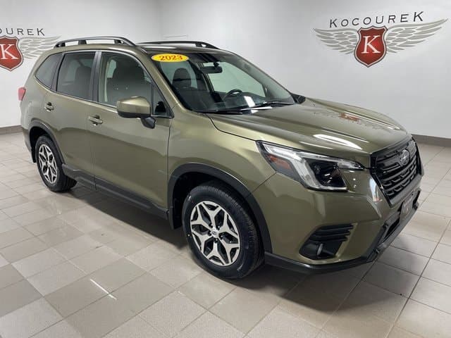 2023 Subaru Forester Premium — photo 1 of 33