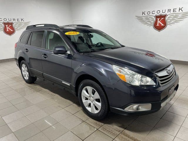 2010 Subaru Outback Base — photo 1 of 33