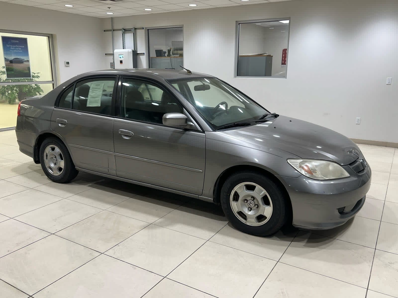 2004 Honda Civic Base — photo 1 of 15