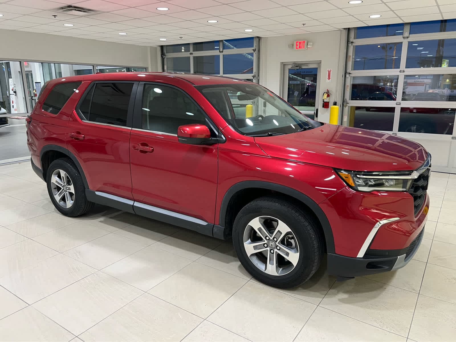 2024 Honda Pilot EX-L 7 Passenger — photo 1 of 20