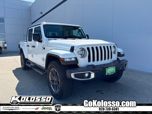 2023 Jeep Gladiator Overland — photo 1 of 39