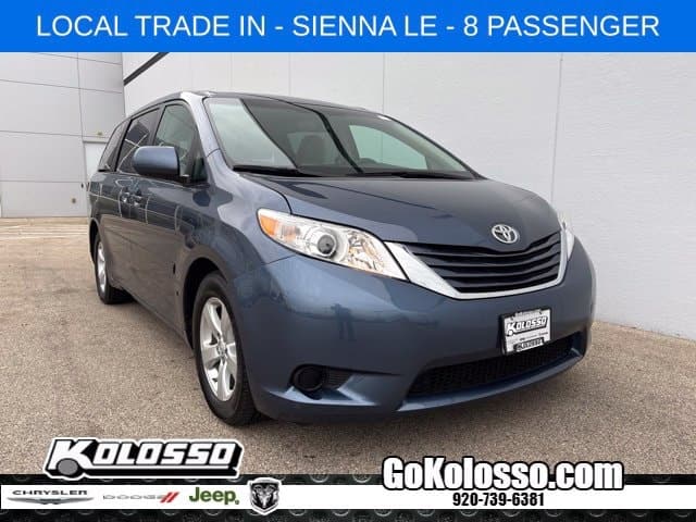 2015 Toyota Sienna LE — photo 1 of 38