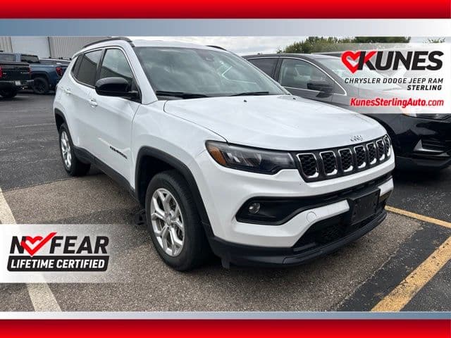 2024 Jeep Compass Latitude — photo 1 of 24