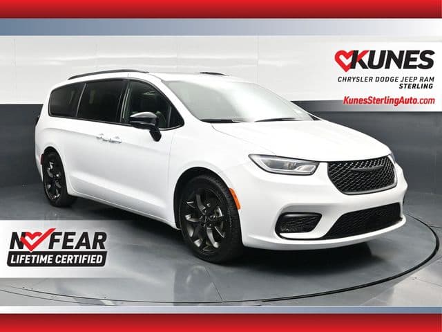 2025 Chrysler Pacifica Limited — photo 1 of 65