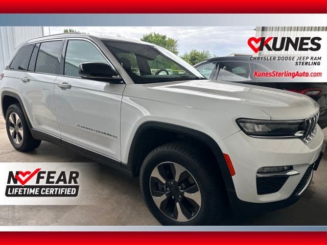 2024 Jeep Grand Cherokee Base — photo 1 of 25