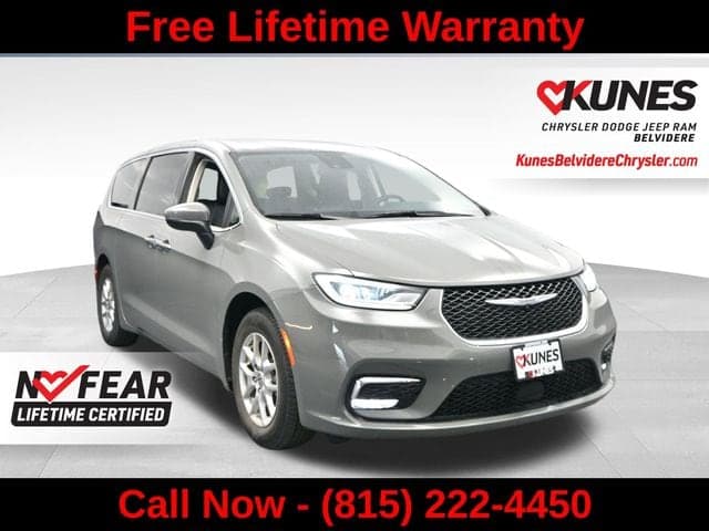 2023 Chrysler Pacifica Touring L — photo 1 of 51