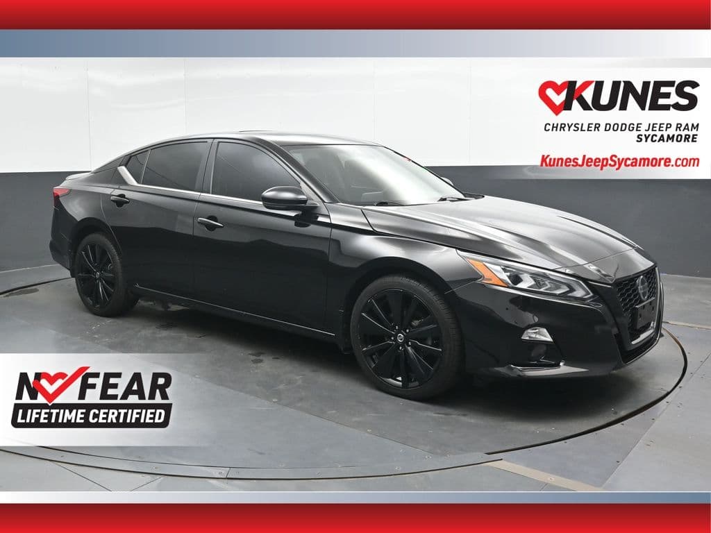 2022 Nissan Altima 2.5 SR — photo 1 of 51