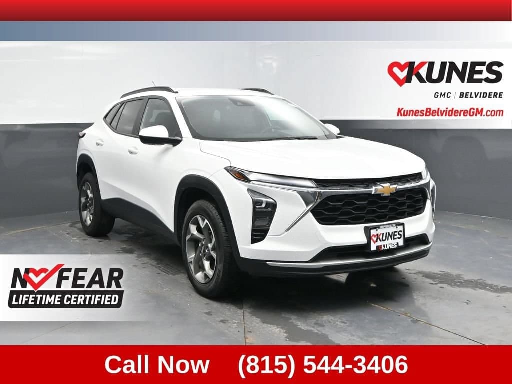 2025 Chevrolet Trax LT — photo 1 of 38