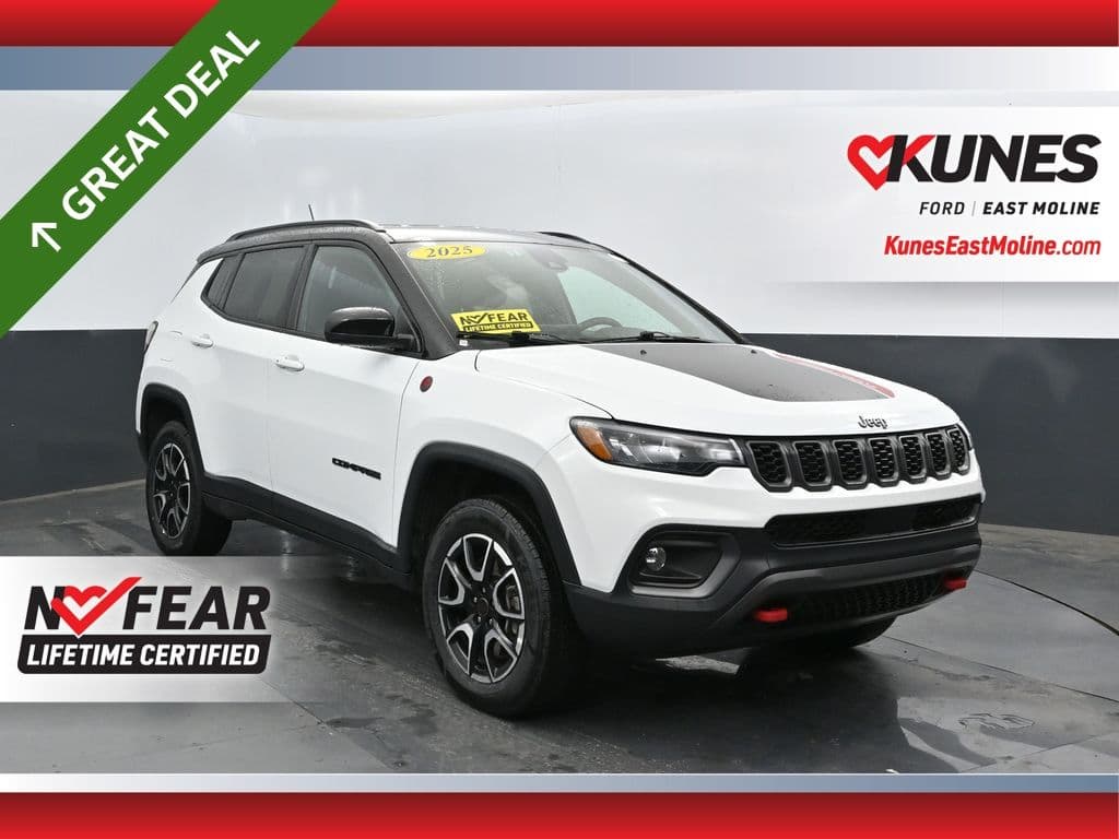 2025 Jeep Compass Trailhawk — photo 1 of 55