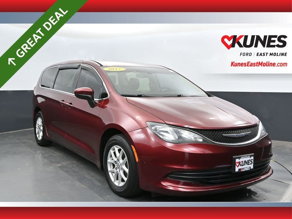 2017 Chrysler Pacifica LX — photo 1 of 44