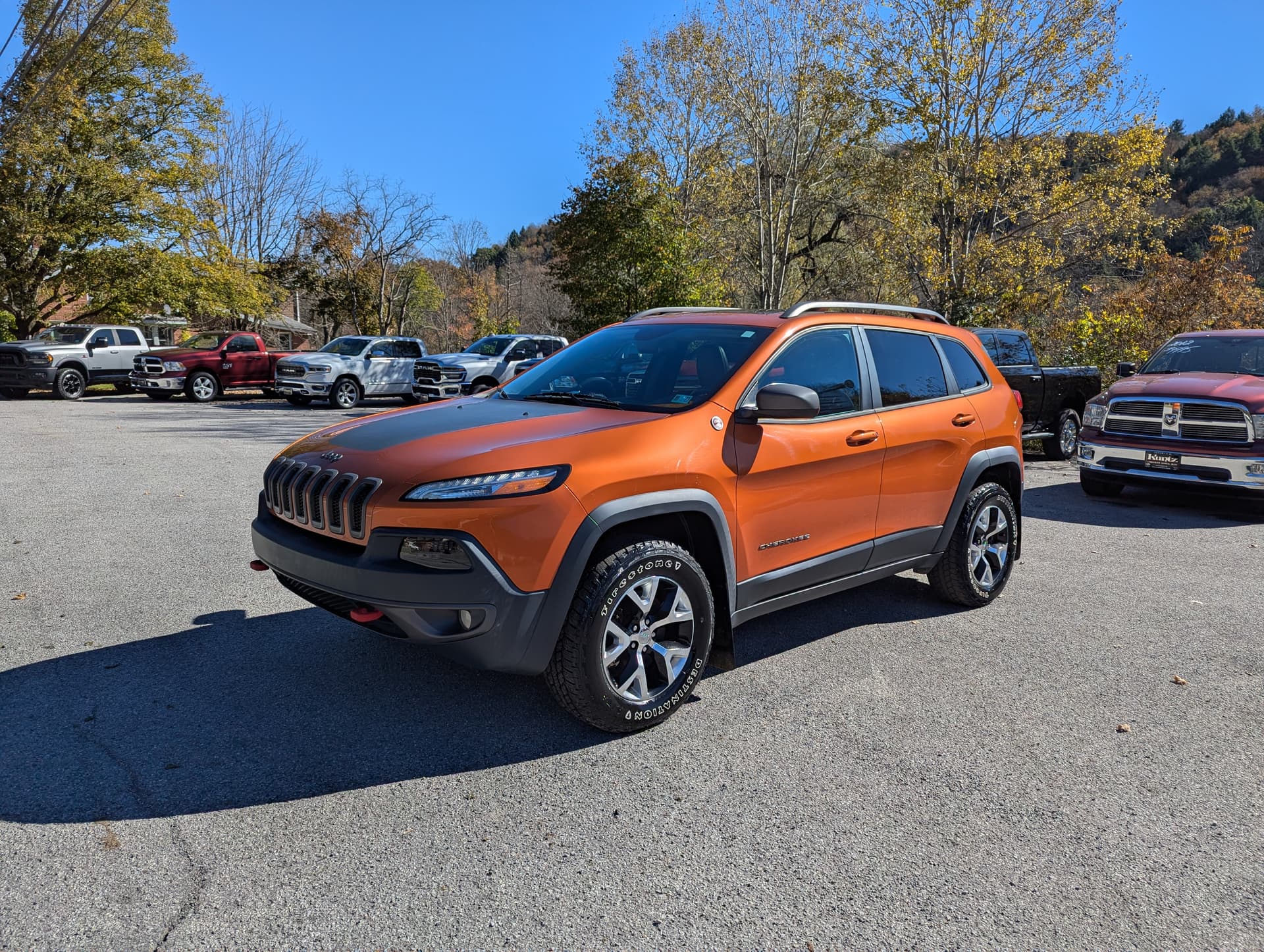 2016 Jeep Cherokee Trailhawk — photo 1 of 13