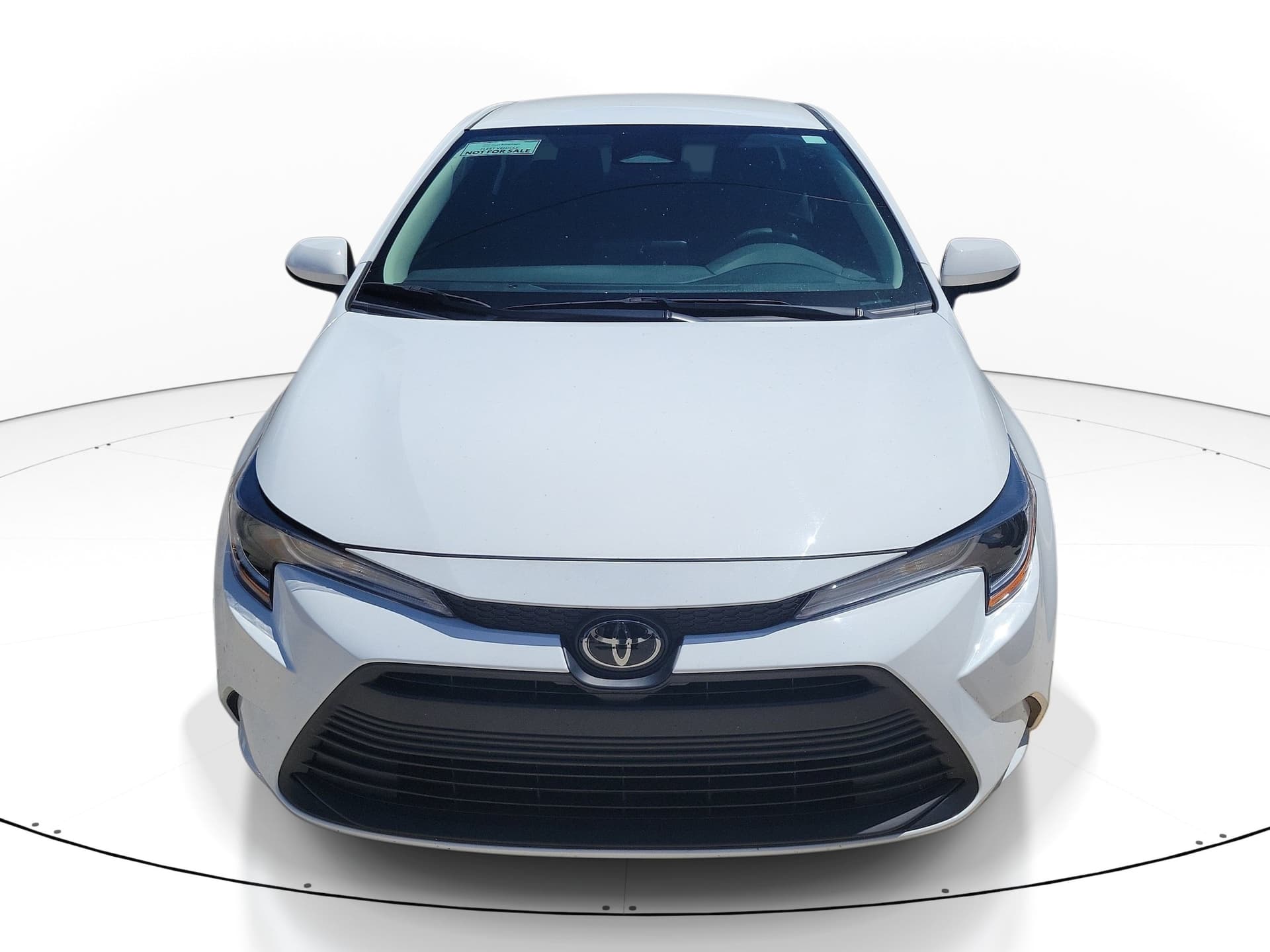 2025 Toyota Corolla LE — photo 1 of 9
