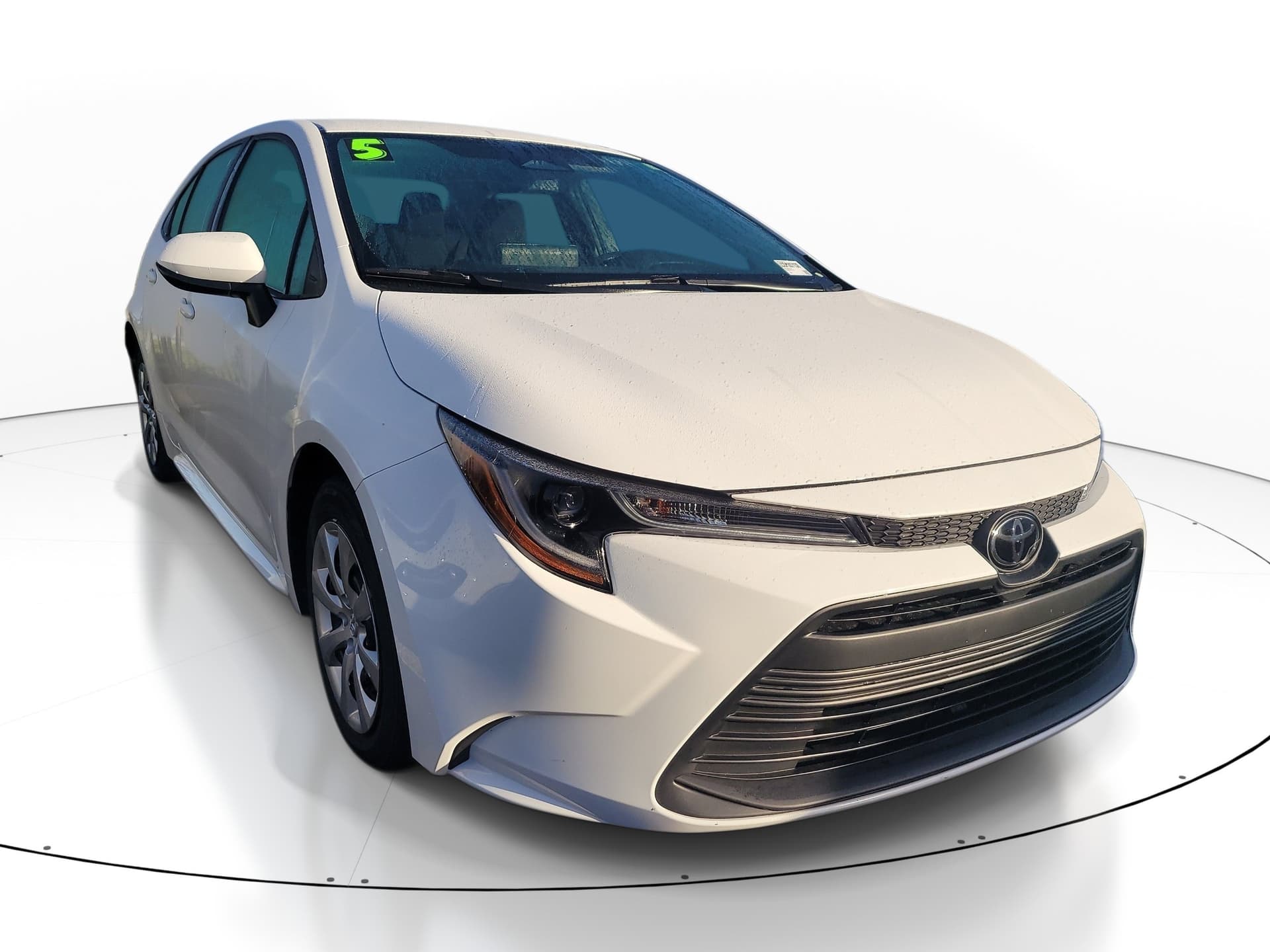2025 Toyota Corolla LE — photo 1 of 10
