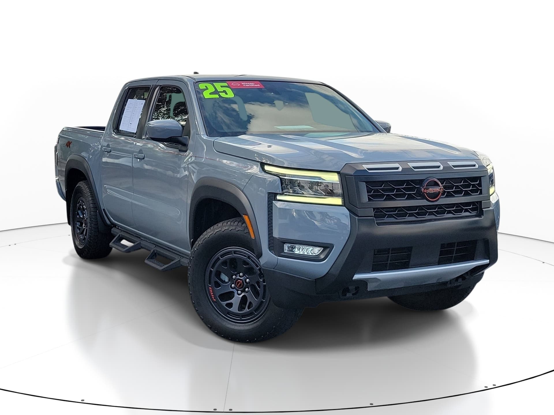2025 Nissan Frontier PRO-4X — photo 1 of 30