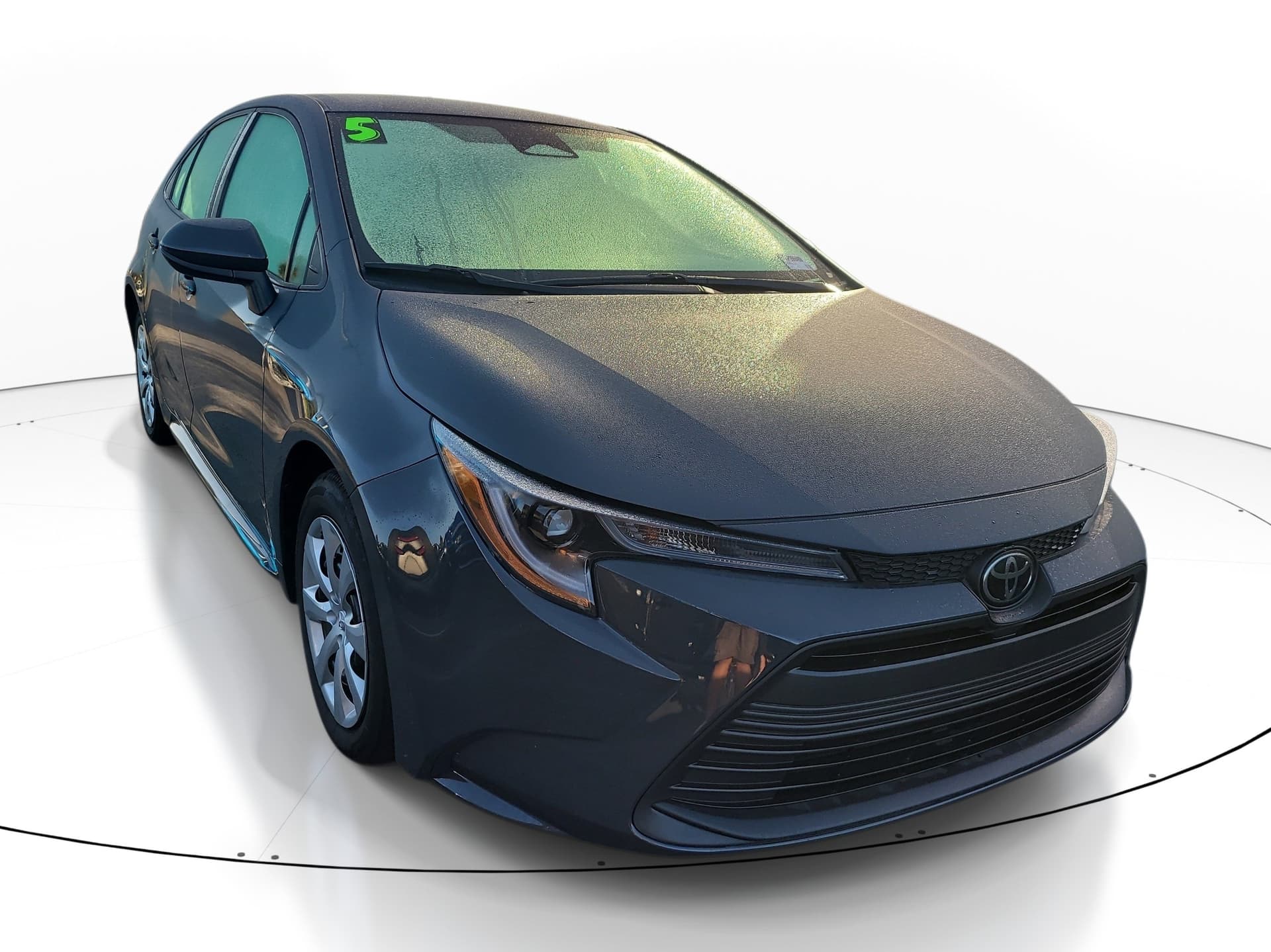 2025 Toyota Corolla LE — photo 1 of 10