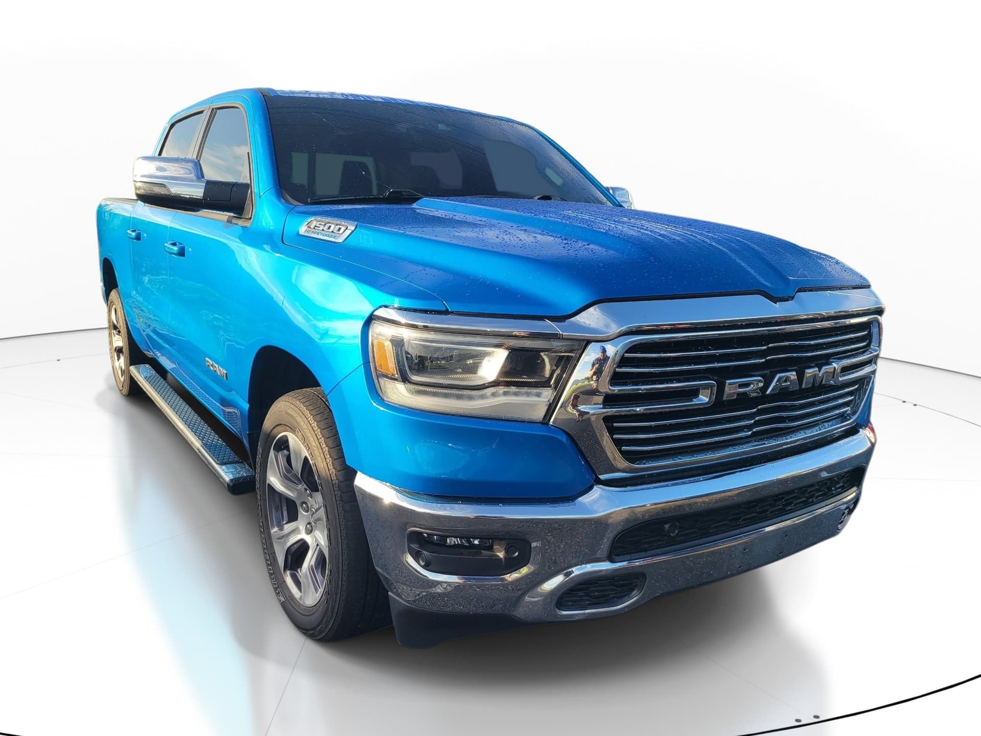 2024 RAM 1500 Laramie — photo 1 of 10