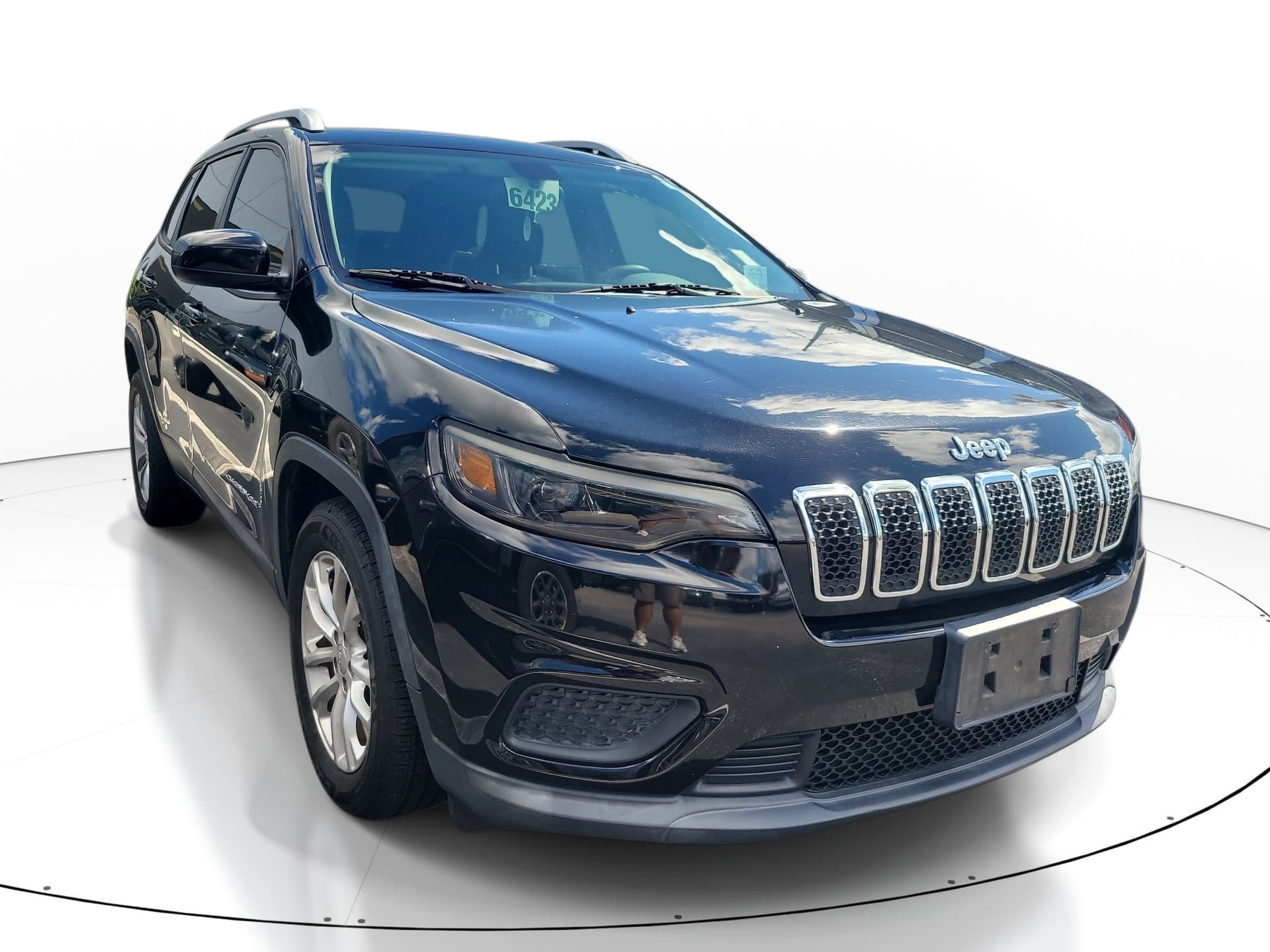 2020 Jeep Cherokee Latitude — photo 1 of 10