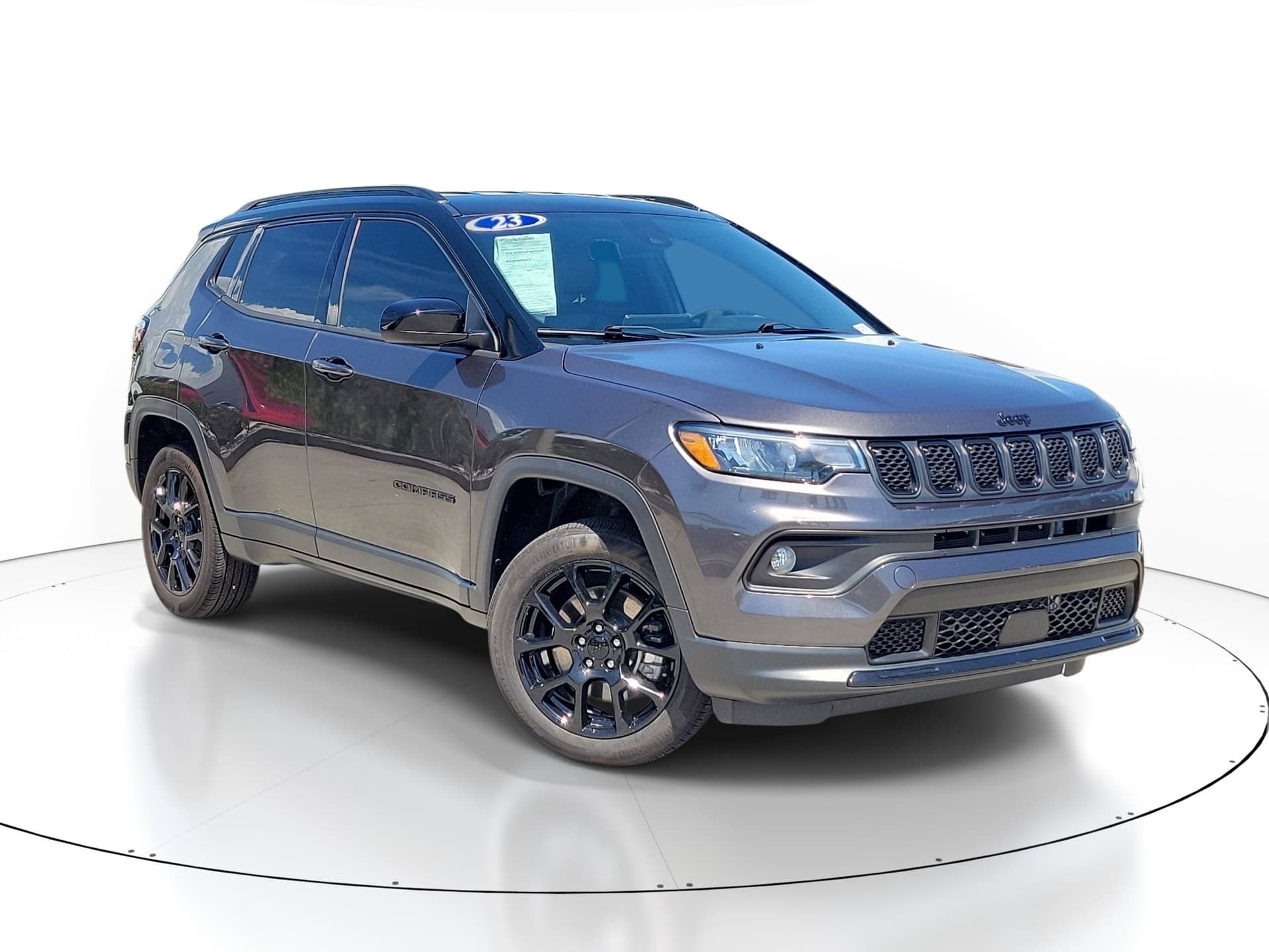 2023 Jeep Compass Latitude — photo 1 of 30