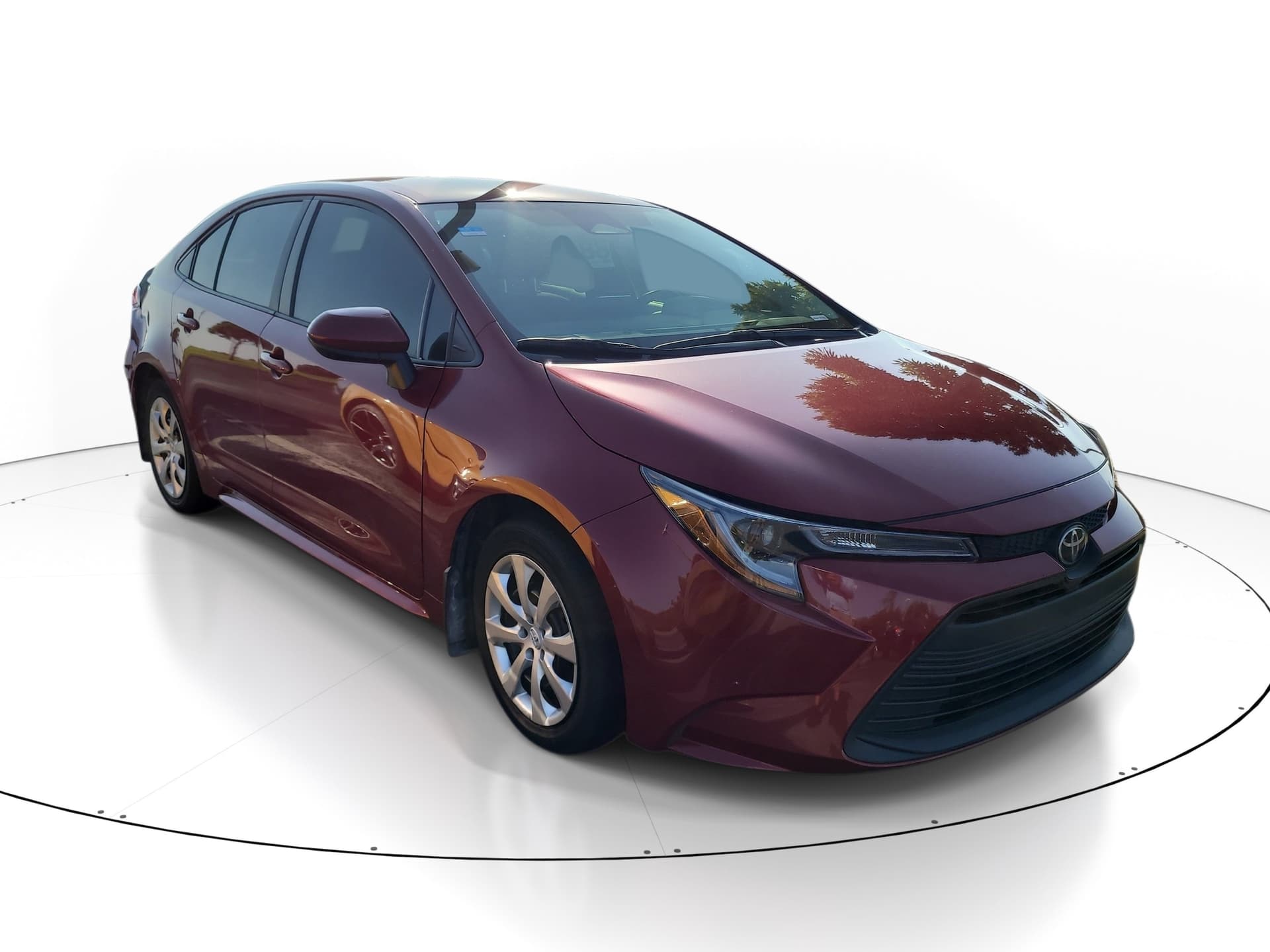 2025 Toyota Corolla LE — photo 1 of 10