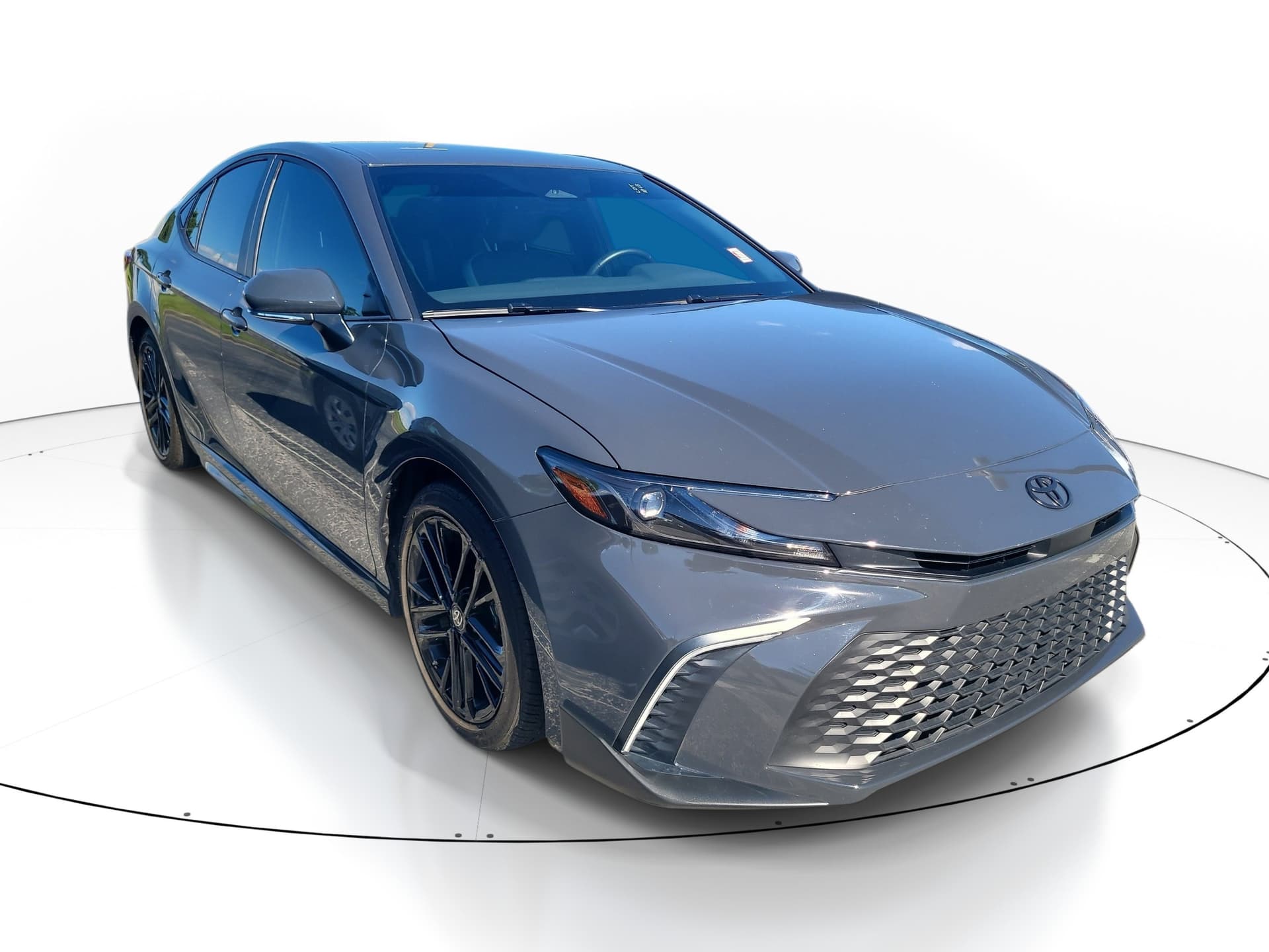 2025 Toyota Camry LE — photo 1 of 10