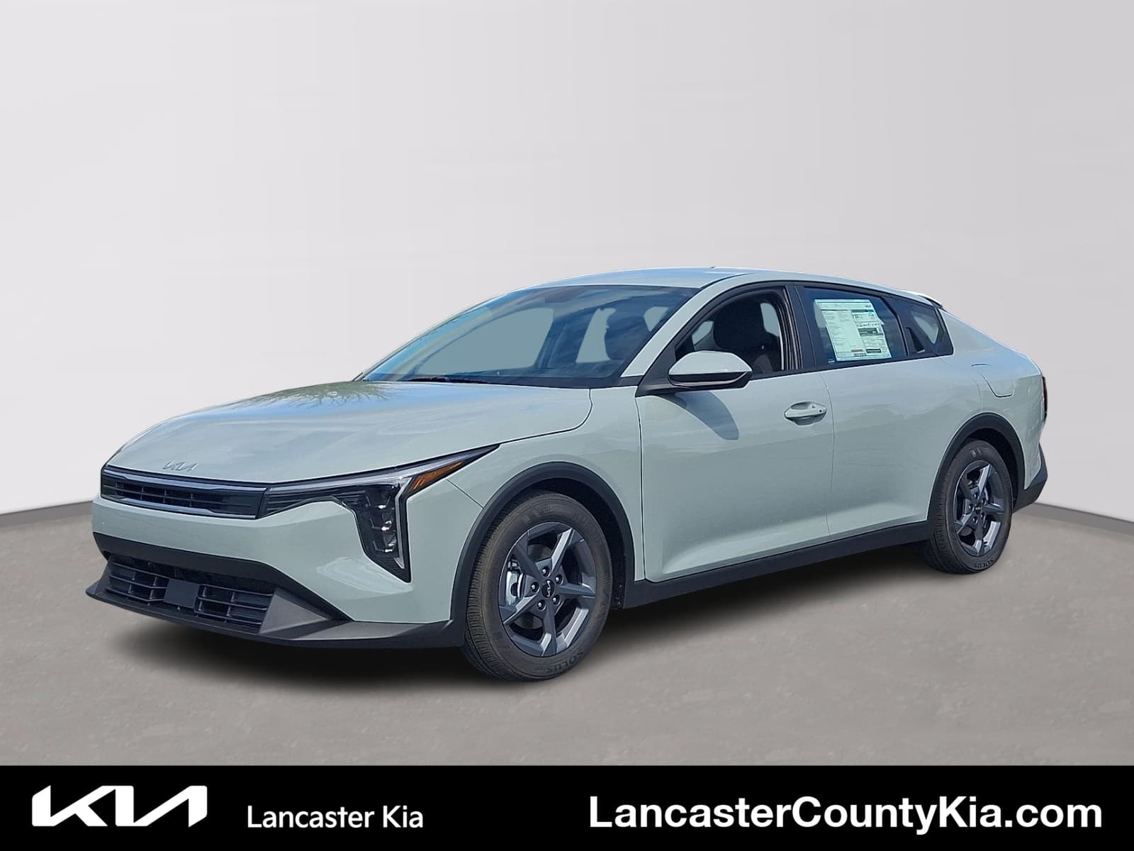 2026 Kia K4 LXS — photo 1 of 18