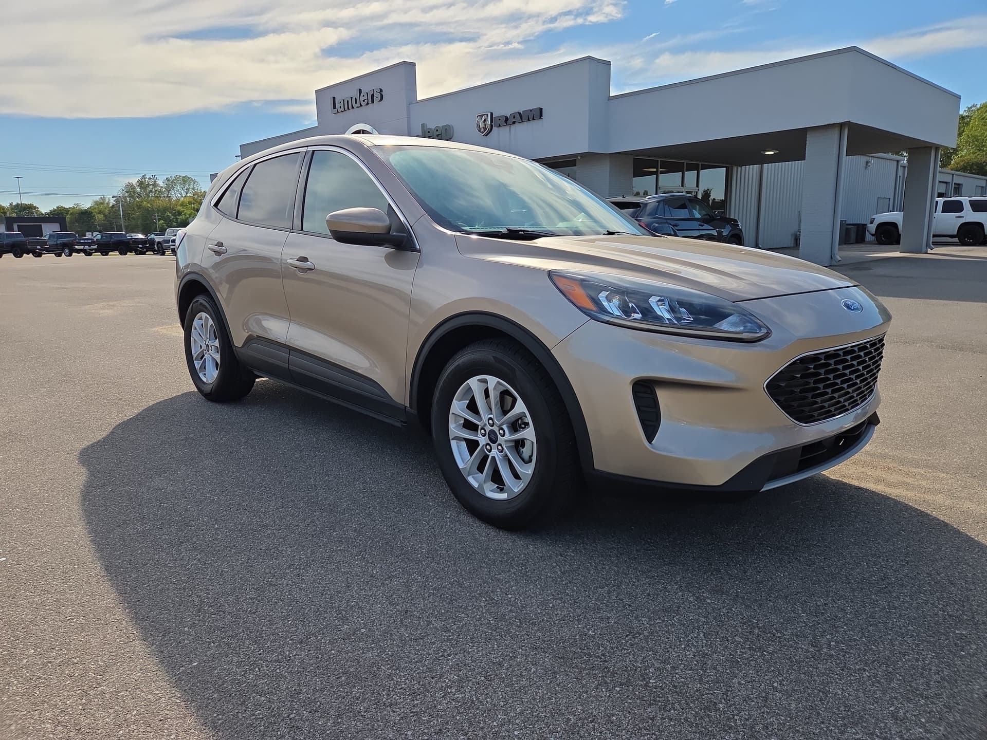 2020 Ford Escape SE — photo 1 of 26