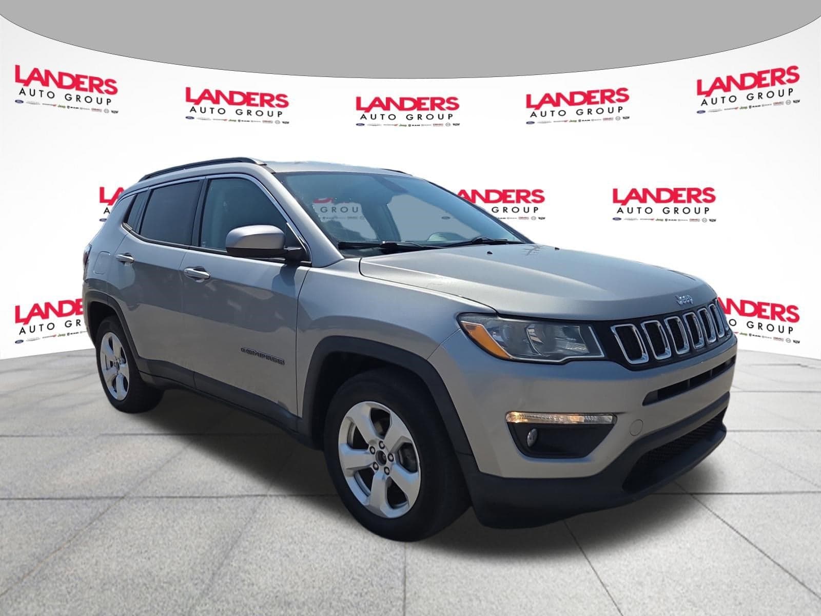 2020 Jeep Compass Latitude — photo 1 of 25
