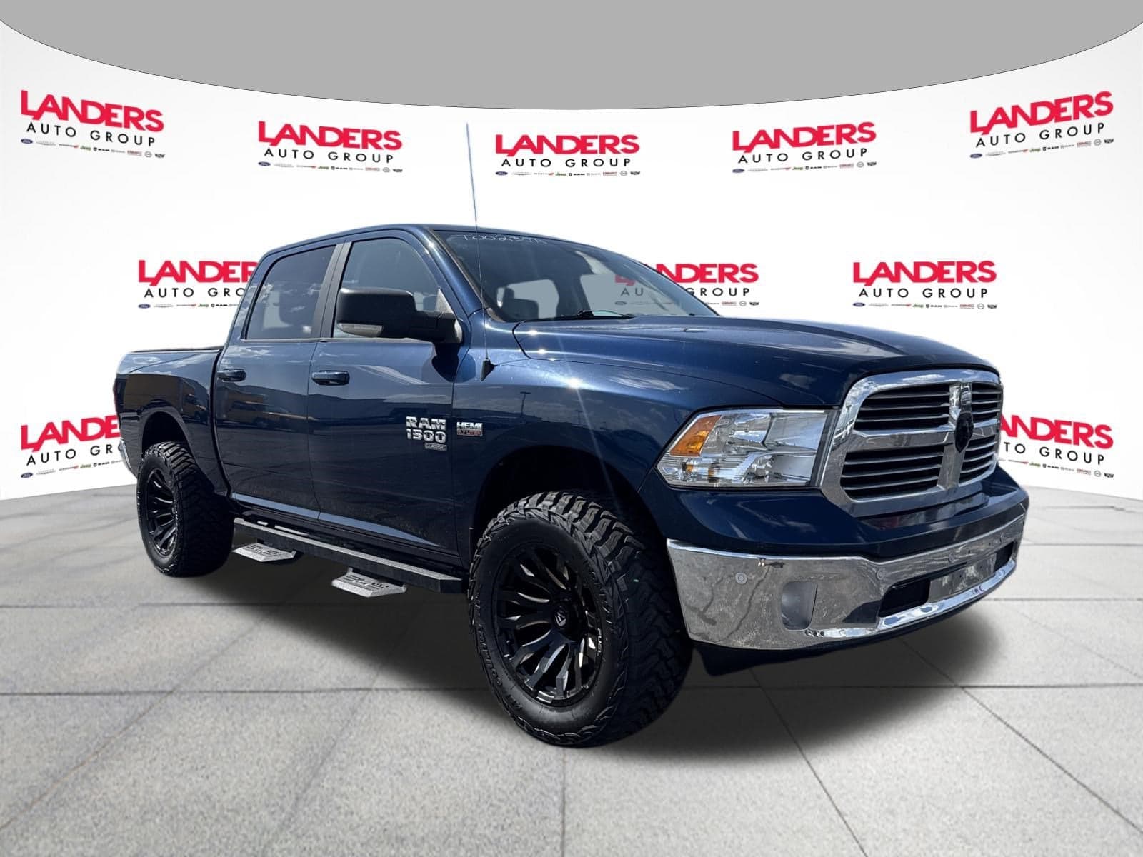2019 RAM 1500 Classic Big Horn — photo 1 of 25