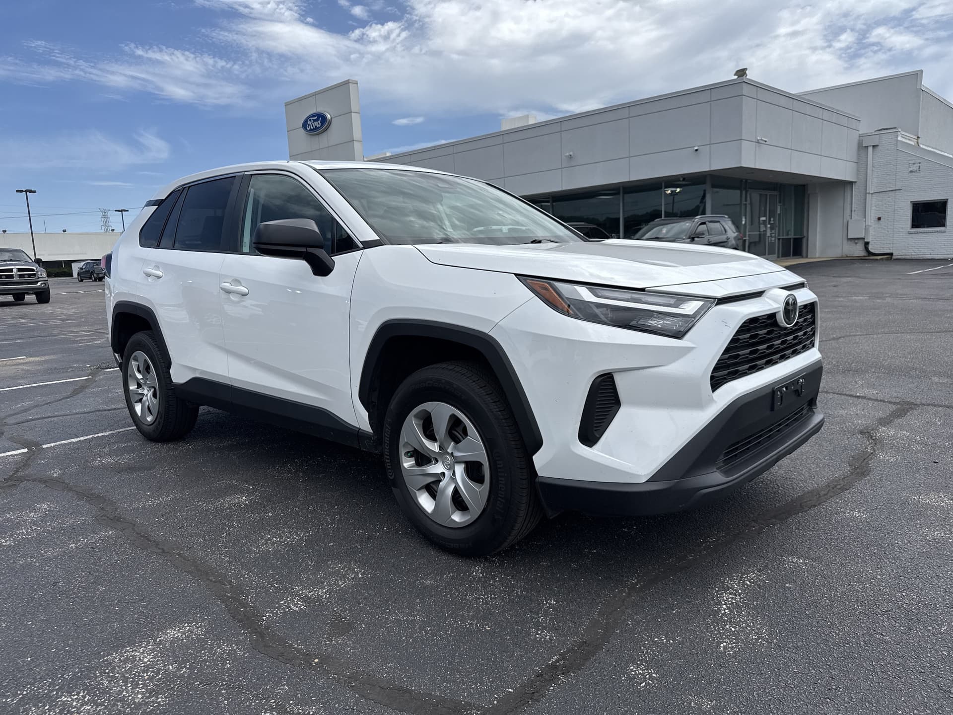 2023 Toyota RAV4 LE — photo 1 of 25