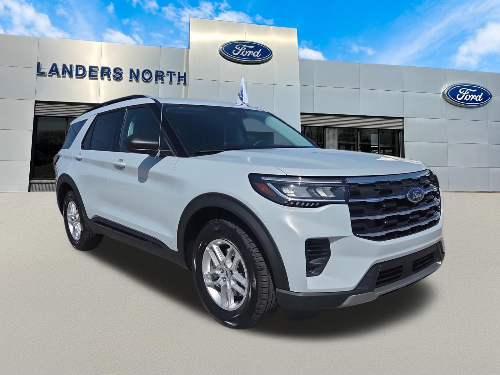 2026 Ford Explorer Active — photo 1 of 18