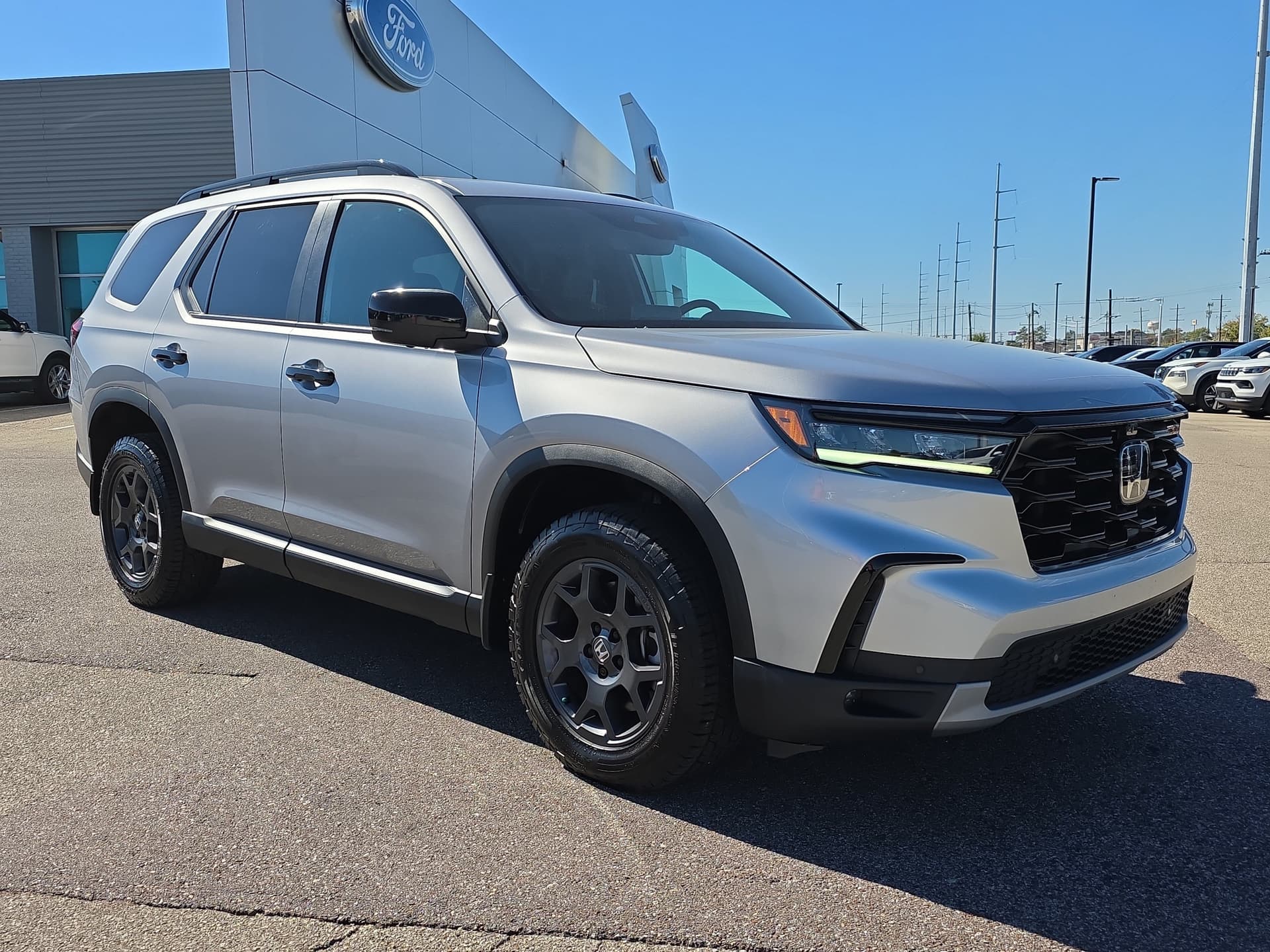 2025 Honda Pilot TrailSport — photo 1 of 30