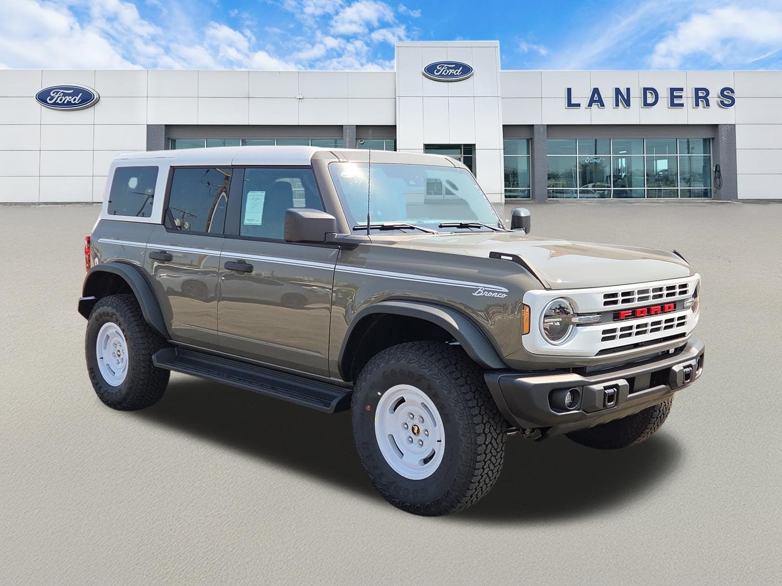 2026 Ford Bronco Heritage Edition — photo 1 of 25