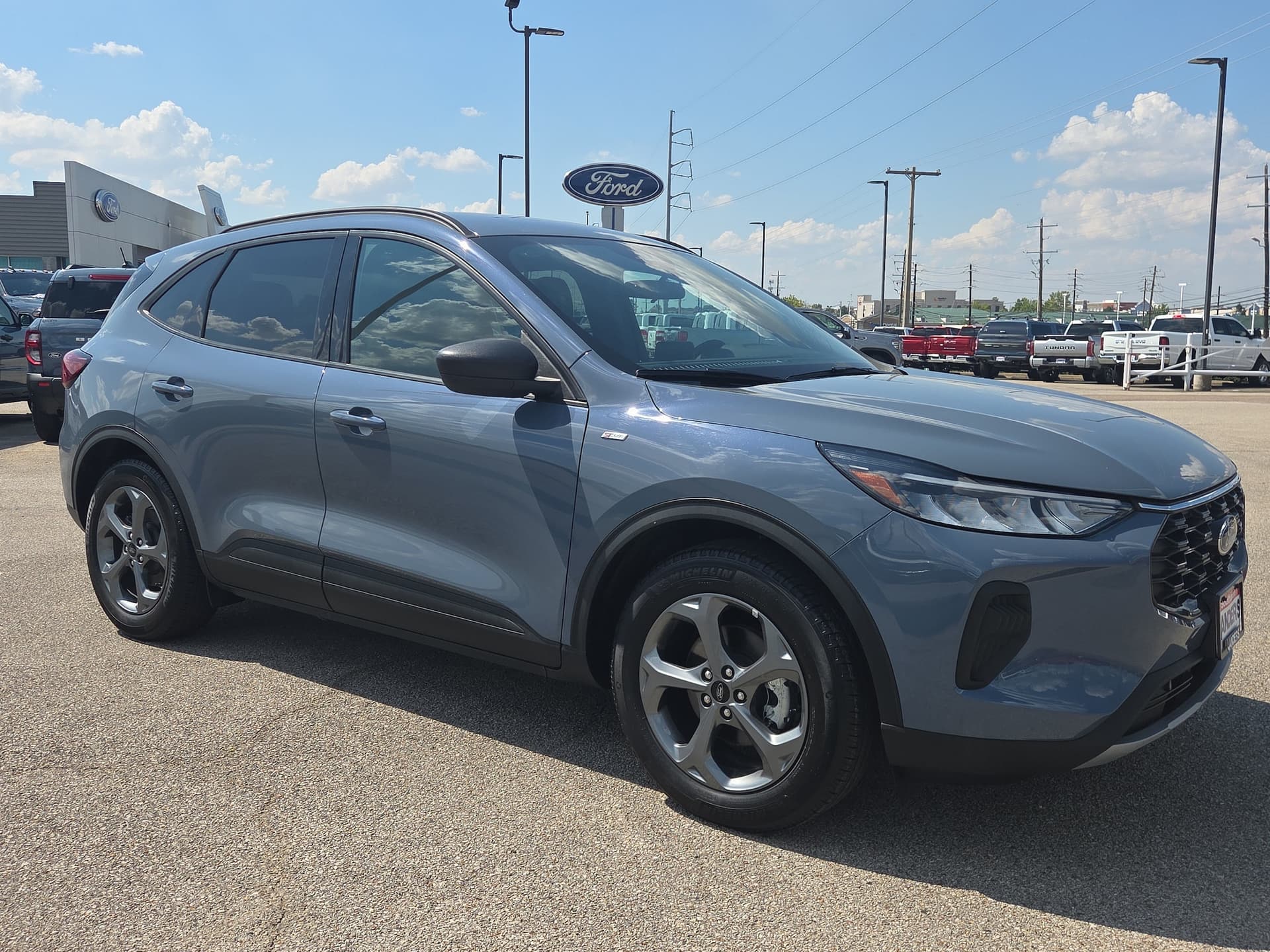 2025 Ford Escape ST-Line — photo 1 of 25