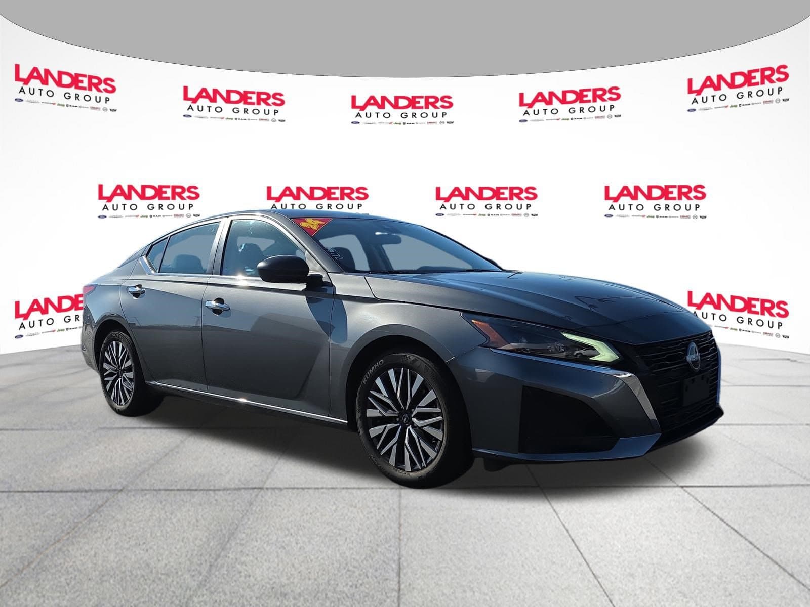 2024 Nissan Altima 2.5 SV — photo 1 of 25